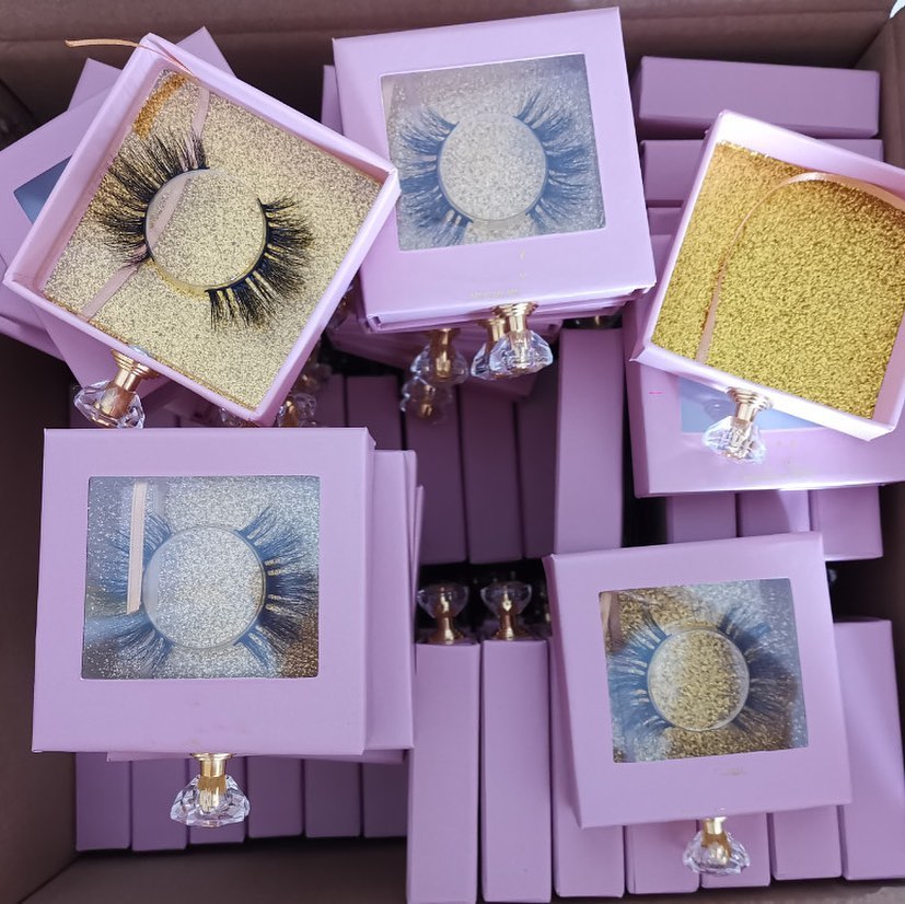 wholesale eyelashes and custom packaging