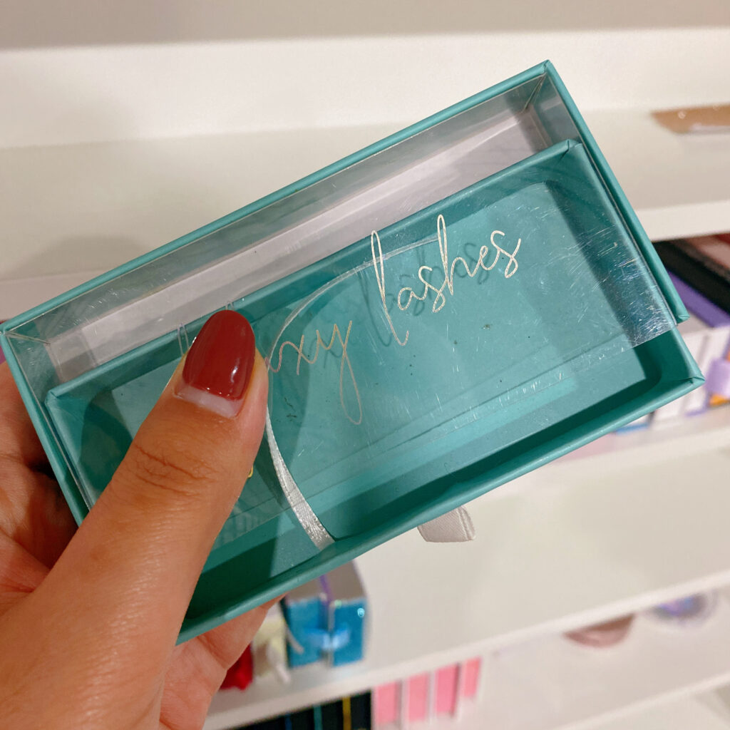 custom eyelash packaging